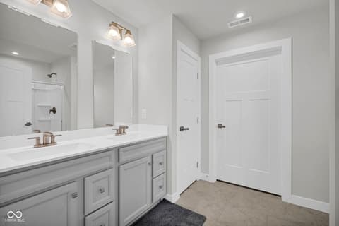 Photo of 959 Independence Drive, Edinburgh, IN
