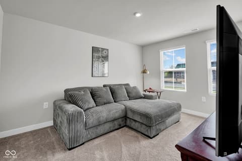 Photo of 959 Independence Drive, Edinburgh, IN