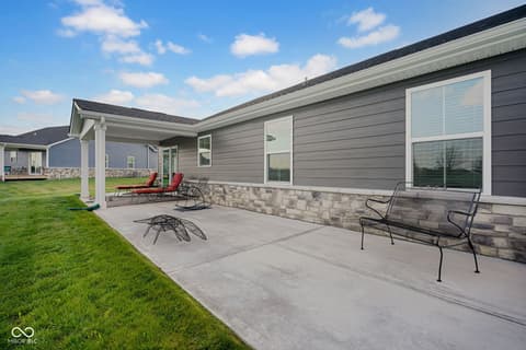 Photo of 959 Independence Drive, Edinburgh, IN