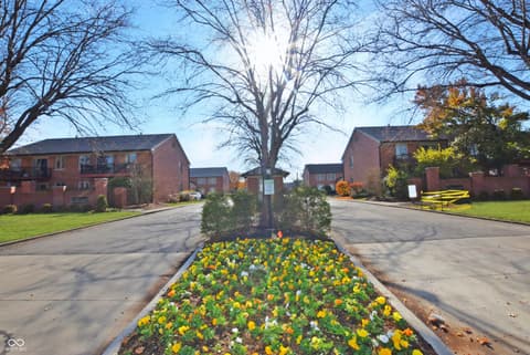 1176 Canterbury Court