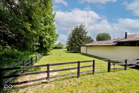Photo of 7504 W 600 S, New Palestine, IN