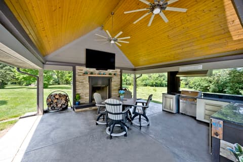 Photo of 7504 W 600 S, New Palestine, IN