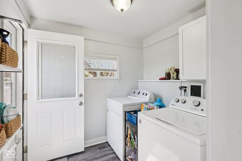 Laundry room at 554 N Oakland Avenue, Indianapolis, IN