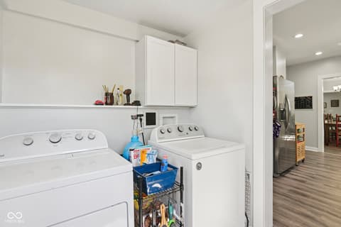Laundry room at 554 N Oakland Avenue, Indianapolis, IN