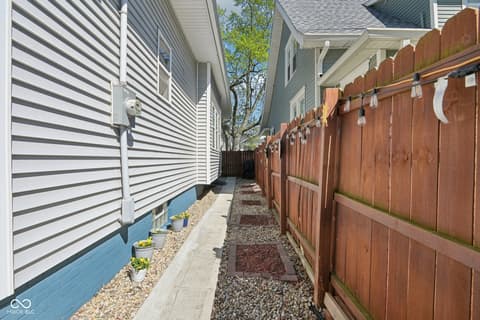 Side exterior at 554 N Oakland Avenue, Indianapolis, IN