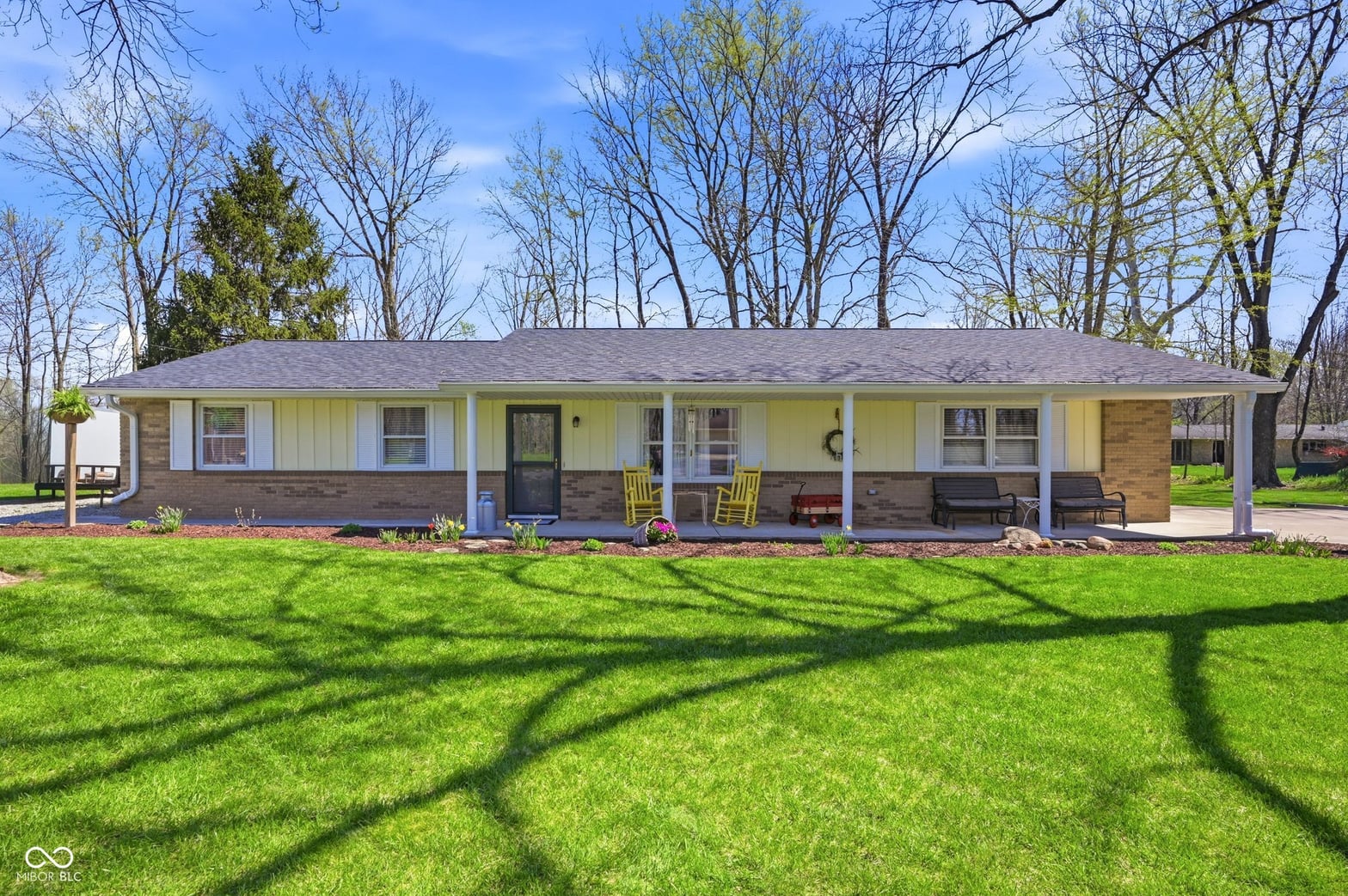 Front exterior at 6310 S Overlook Drive, Daleville, IN