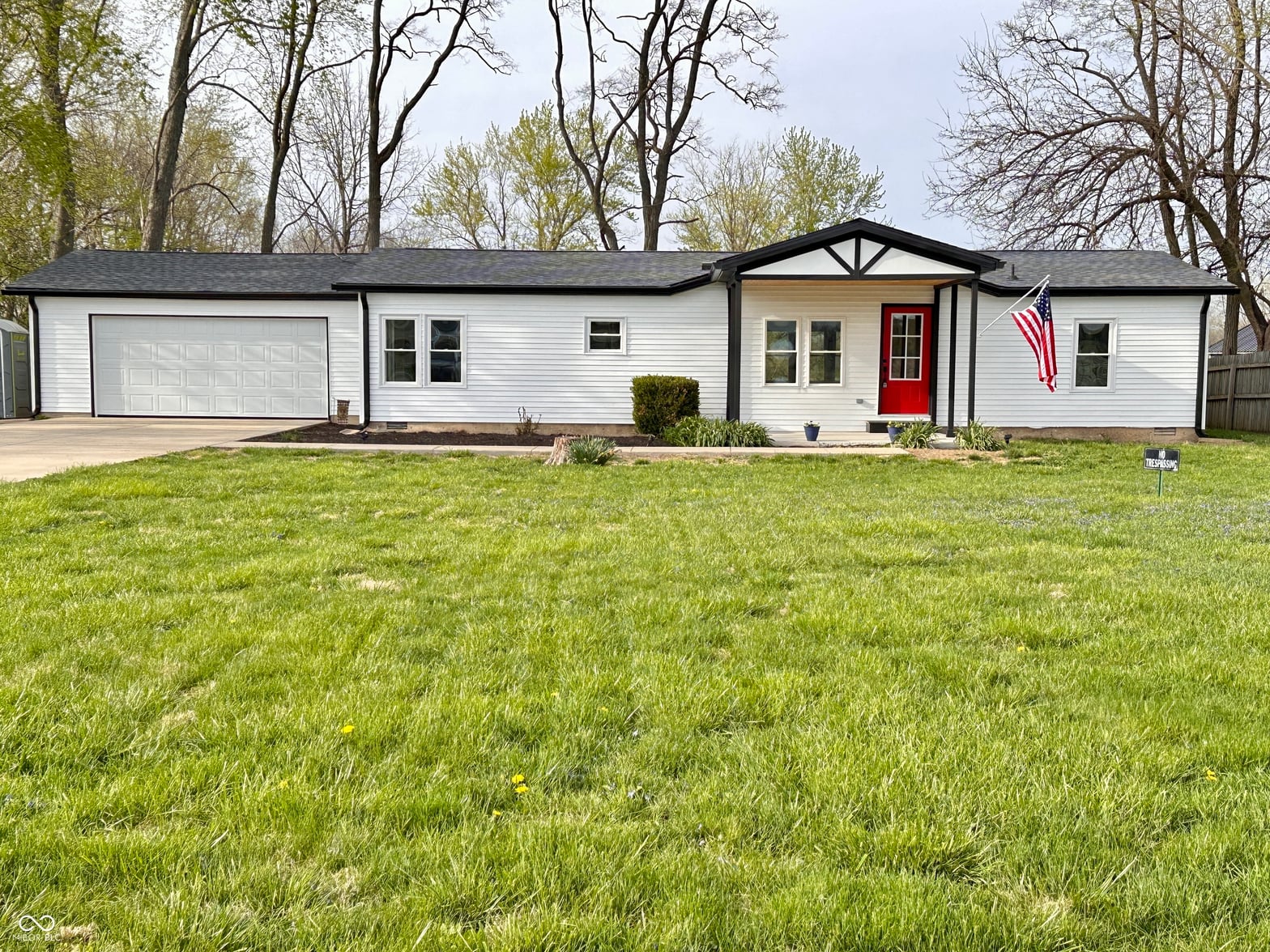 Front exterior at 6042 E 1200 S, Roachdale, IN