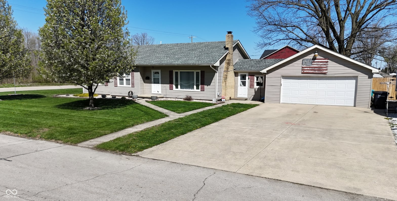 Photo of 900 N J Street, Elwood, IN