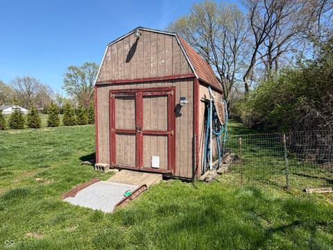 Out Buildings — 805 Reformatory Road, Pendleton, IN