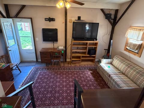 Living room at 805 Reformatory Road, Pendleton, IN