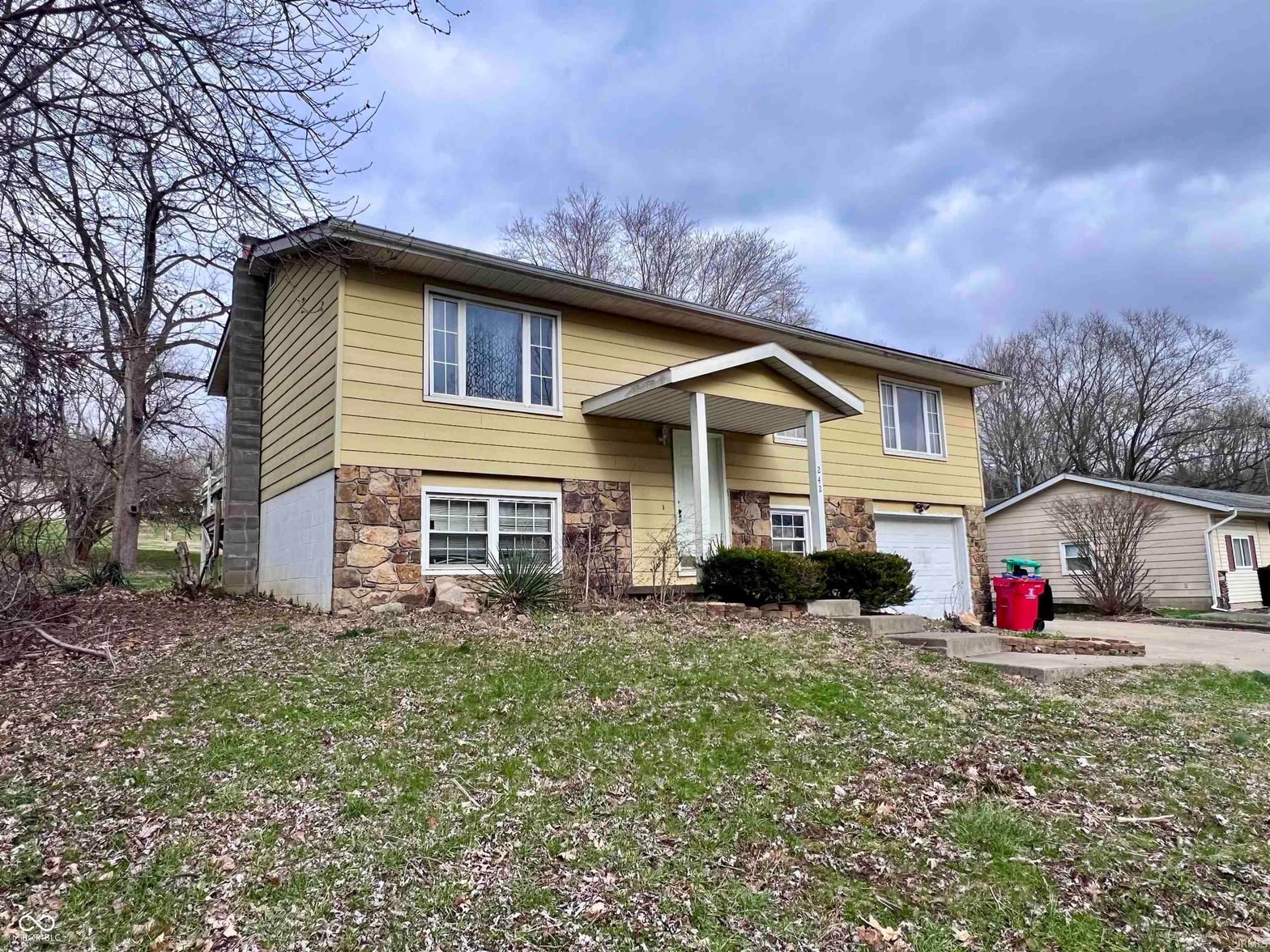 Photo of 242 W Main Street, Ellettsville, IN