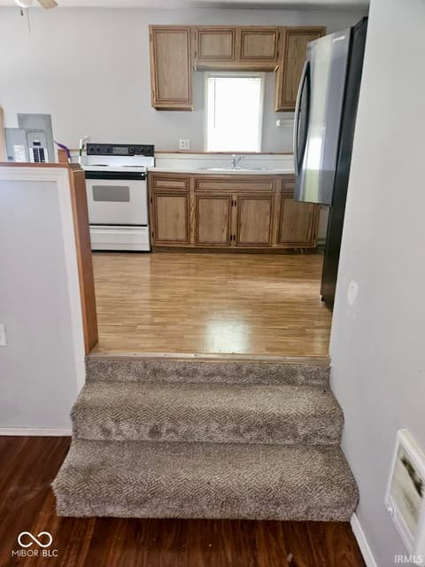 Photo of 242 W Main Street, Ellettsville, IN