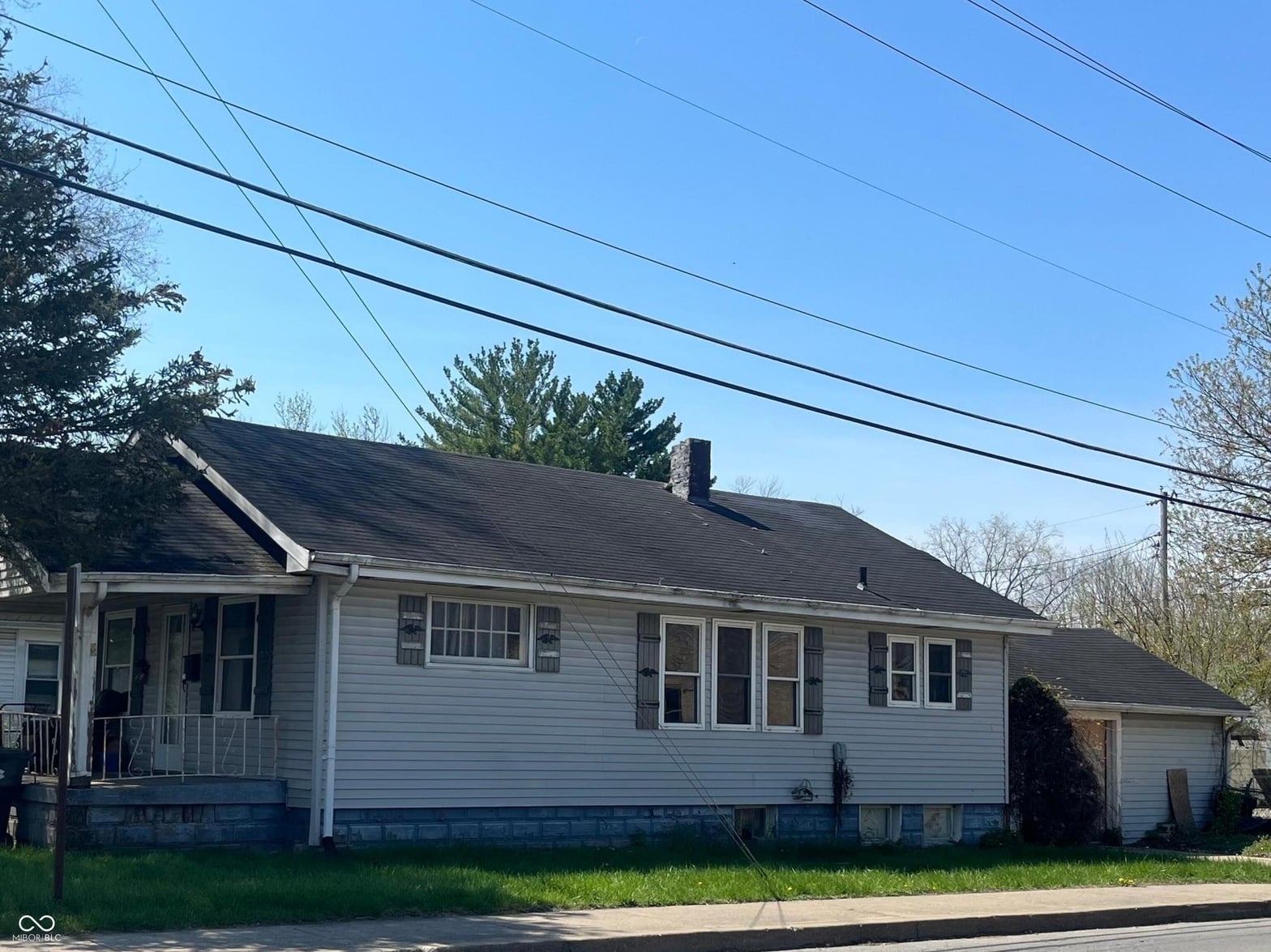 Front exterior at 2903 Lincoln Street, Anderson, IN