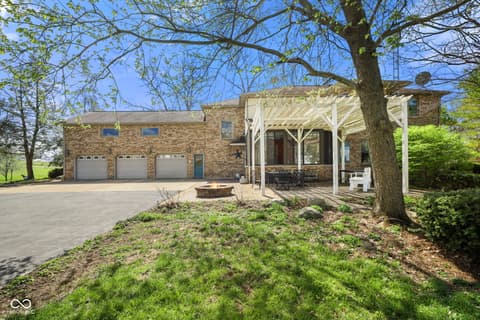 Photo of 1288 W County Road 215 S, Connersville, IN