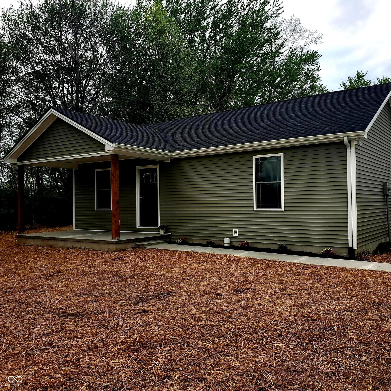 Photo of 1292 Colonial Drive, Seymour, IN