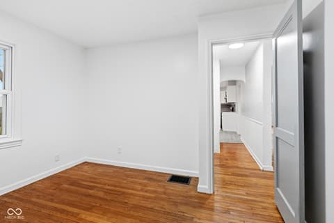 Photo of 483 S Somerset Avenue, Indianapolis, IN