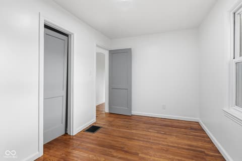 Photo of 483 S Somerset Avenue, Indianapolis, IN