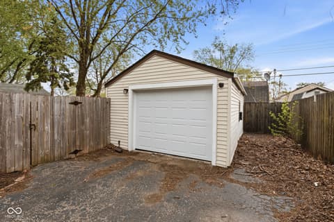 Photo of 483 S Somerset Avenue, Indianapolis, IN