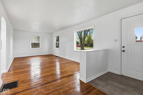 Photo of 483 S Somerset Avenue, Indianapolis, IN