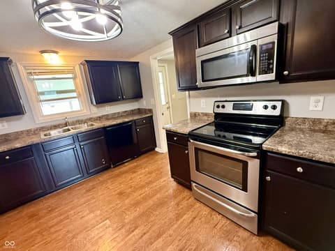 Photo of 413 S Grant Street, Brownsburg, IN