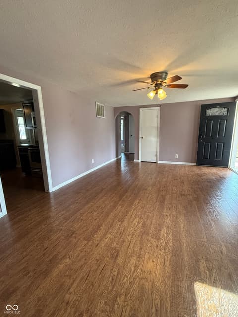 Photo of 413 S Grant Street, Brownsburg, IN