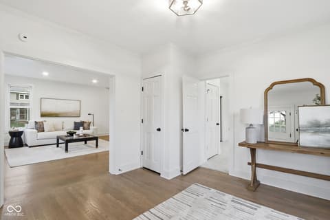 Photo of 980 W Poplar Street, Zionsville, IN