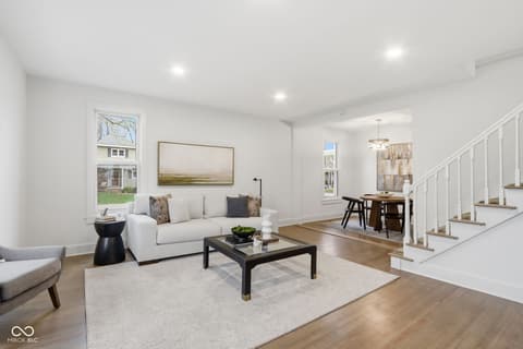 Photo of 980 W Poplar Street, Zionsville, IN
