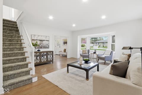 Photo of 980 W Poplar Street, Zionsville, IN