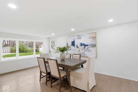 Photo of 980 W Poplar Street, Zionsville, IN