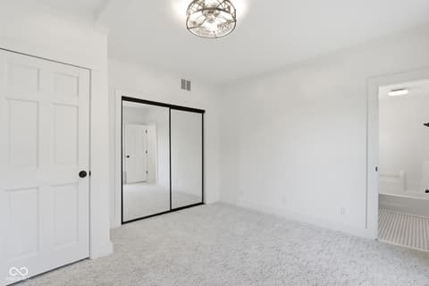 Photo of 980 W Poplar Street, Zionsville, IN