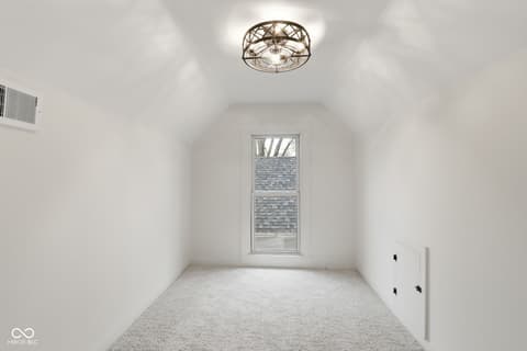 Photo of 980 W Poplar Street, Zionsville, IN