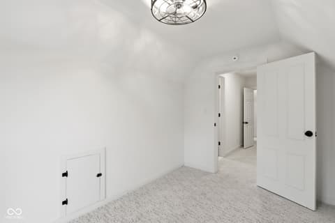Photo of 980 W Poplar Street, Zionsville, IN