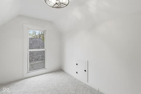 Photo of 980 W Poplar Street, Zionsville, IN