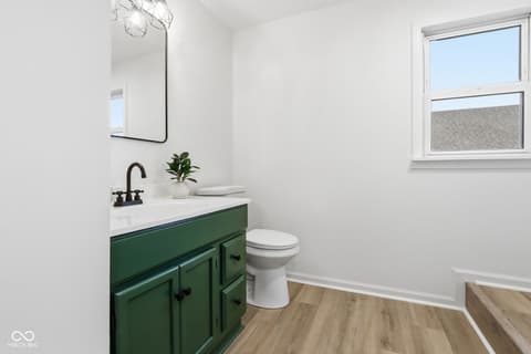 Photo of 980 W Poplar Street, Zionsville, IN