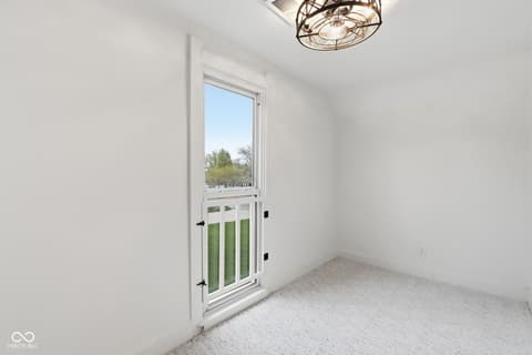 Photo of 980 W Poplar Street, Zionsville, IN