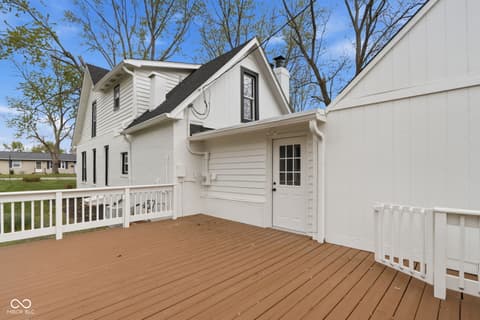 Photo of 980 W Poplar Street, Zionsville, IN