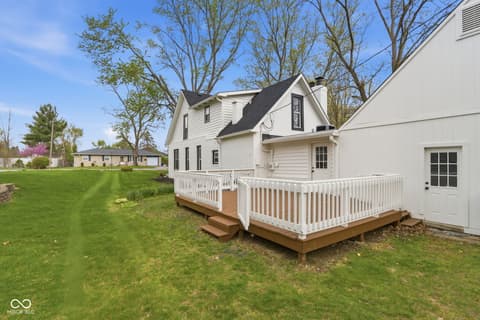 Photo of 980 W Poplar Street, Zionsville, IN