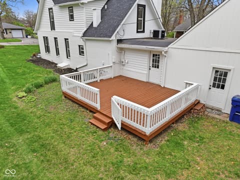 Photo of 980 W Poplar Street, Zionsville, IN