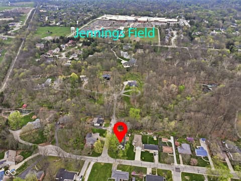 Photo of 980 W Poplar Street, Zionsville, IN