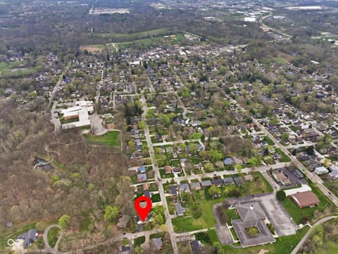 Photo of 980 W Poplar Street, Zionsville, IN