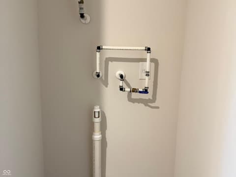 Laundry room at 896 Booneway Lane, Bargersville, IN