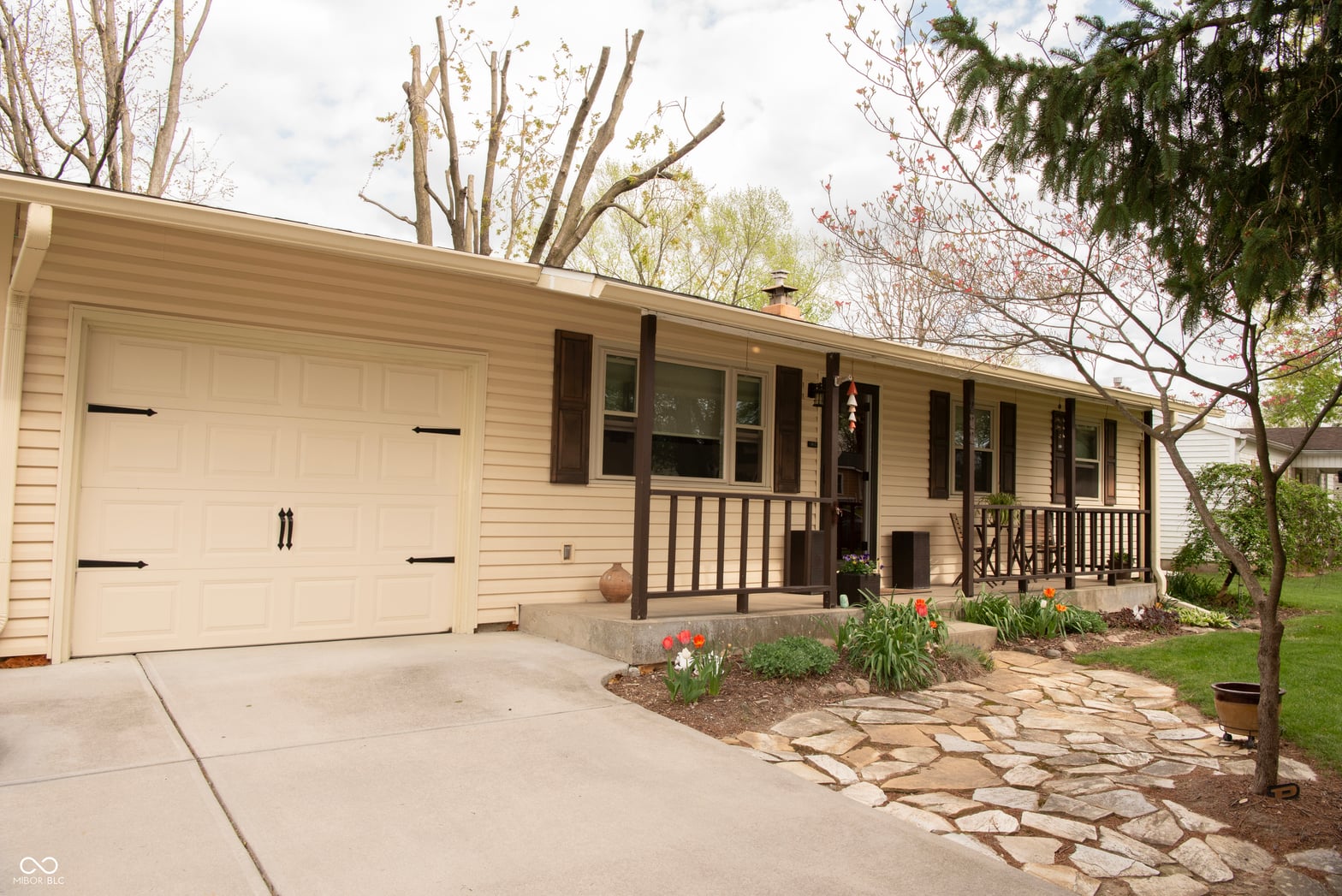 Photo of 222 Westlea Drive, Westfield, IN