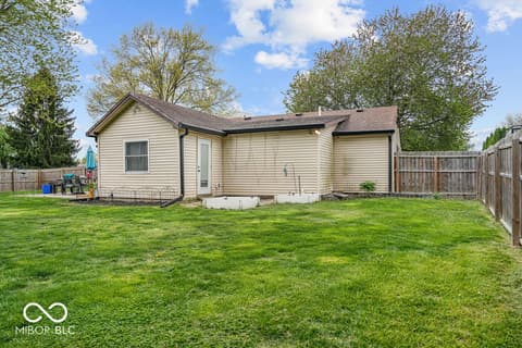 Photo of 387 Pleasantview Boulevard, Greenwood, IN