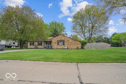 Photo of 387 Pleasantview Boulevard, Greenwood, IN
