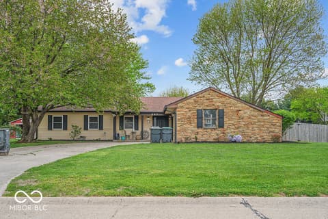 Photo of 387 Pleasantview Boulevard, Greenwood, IN