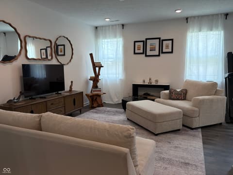 Photo of 3779 S Village Row, New Palestine, IN