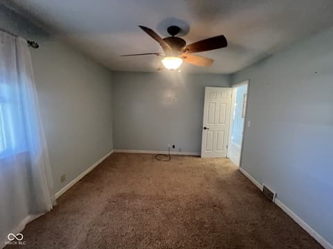 Photo of 2724 E Fairoaks Drive, New Castle, IN