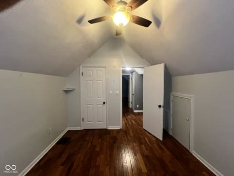 Photo of 2724 E Fairoaks Drive, New Castle, IN