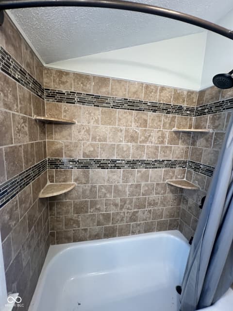 Photo of 2724 E Fairoaks Drive, New Castle, IN