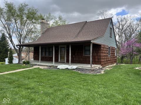 Photo of 2724 E Fairoaks Drive, New Castle, IN